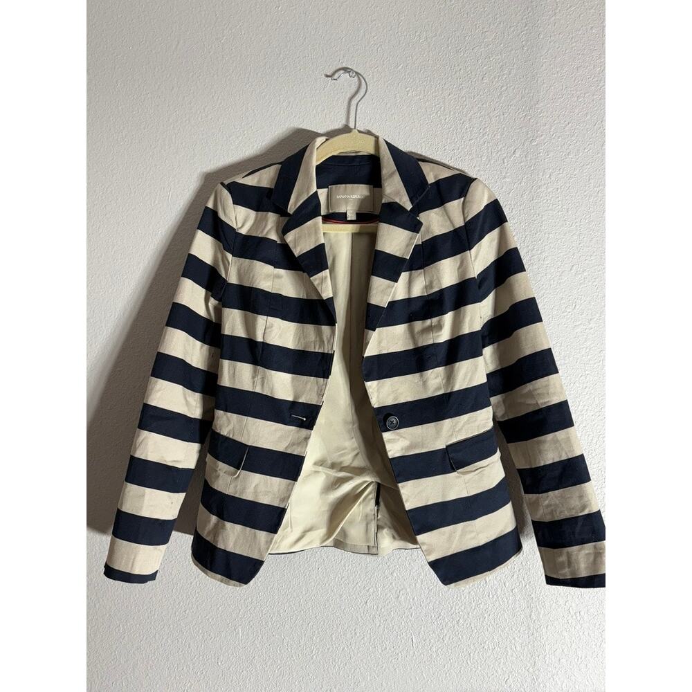 Banana Republic Striped Blazer – Navy & Cream – Size 2 ✨